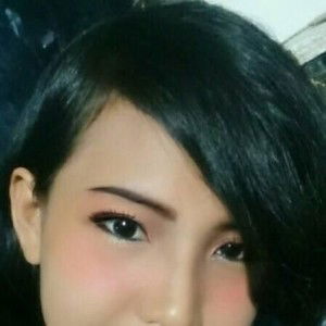 Desi Scintia Fairuza profile icon