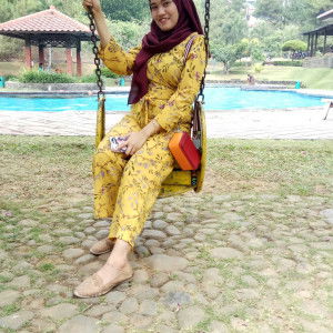 Ruri Tri Wahyuni profile icon