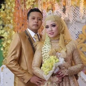 Dewi Eva Yana profile icon