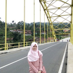 Yulia Pertiwi profile icon