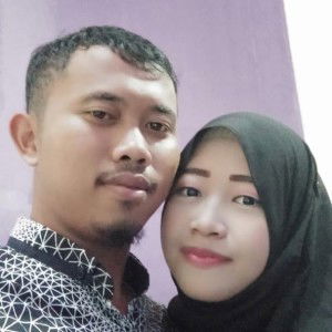 Dewi Ratnasari profile icon