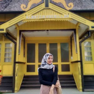 Yupie Astika profile icon