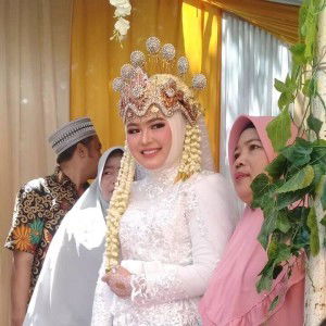 Dede Sri profile icon