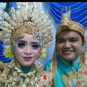 Nur Wahyuni profile icon