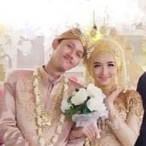 Anik Purnamasari profile icon