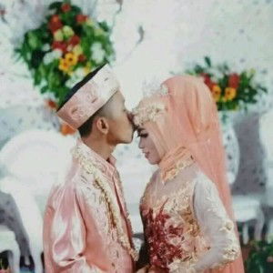 Indah Riani profile icon