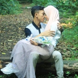 Ayu Dewi Ratna profile icon