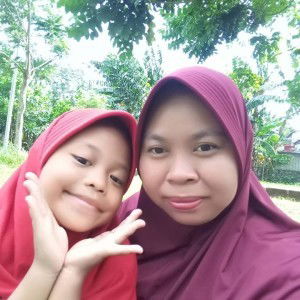 Lena Azkia Hania profile icon