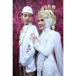 Anisah (ivan risky topani) profile icon