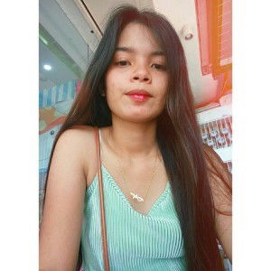 Monica Montero profile icon