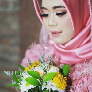 Ratih Wahyuni profile icon