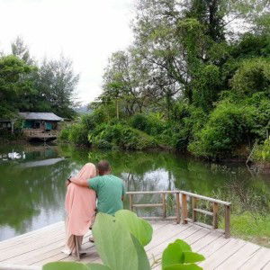 Dera Sutriani profile icon