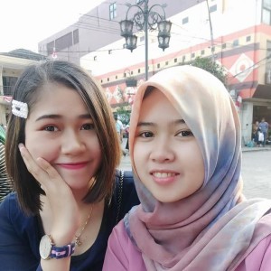 Resti Purwanti profile icon