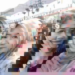 Resti Purwanti profile icon