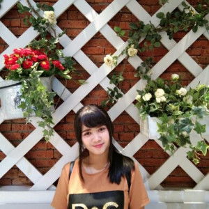 Tria Ning Tiyas profile icon