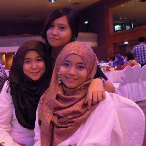 azfanina aziz profile icon