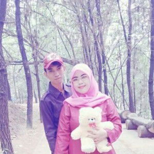 Dwi Permata profile icon