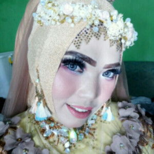 Dini Fazahiah profile icon