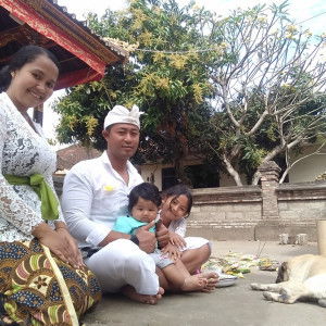 sari suarniti profile icon