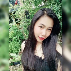 พลอยไง ผู้หญิง เอนเตอร์เทรน profile icon