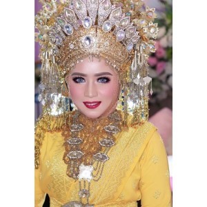 Raja Mira Nofrianti profile icon