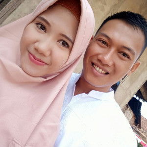 Risfa nur Cahyani profile icon