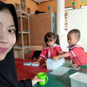 Ririn Apriyani profile icon