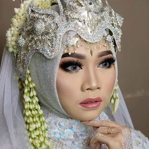 Faella Istiani profile icon