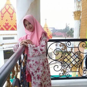 Putri Indah S profile icon