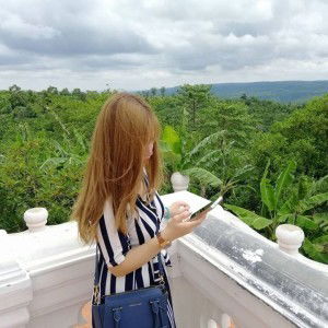 ผู้หญิง เย็นชา profile icon