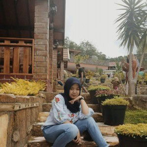 Putri Mayang profile icon