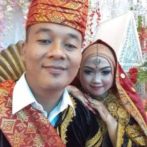 Indah Wahyuni profile icon