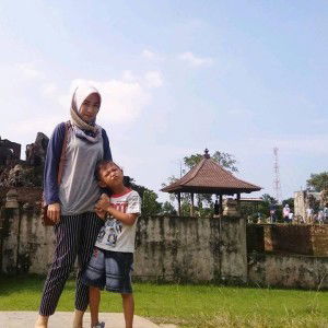 lina yulianti profile icon