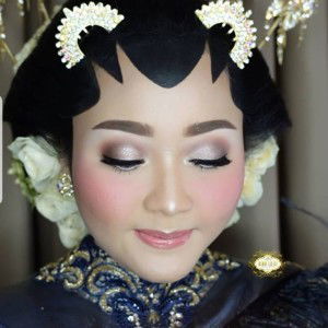 Ninis Banuwati profile icon