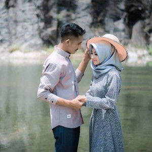 Dina Suciati profile icon