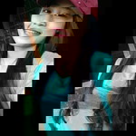 Yeni Oktataa Via profile icon