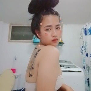 ชมพู่ ชอบกินปีโป้ profile icon