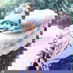 Intan Wahyuni profile icon