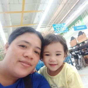 Rowena Valenzuela profile icon