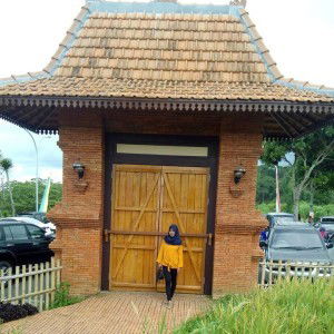 Listha Agustina profile icon