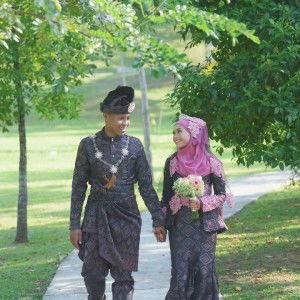 Farah Azmi profile icon