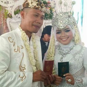 Fitri Wahyuni profile icon