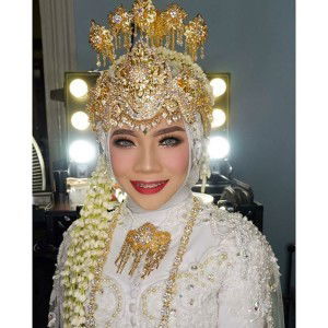 Devi Silvia Mustopa profile icon