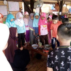 Apriani Puji Lestari profile icon