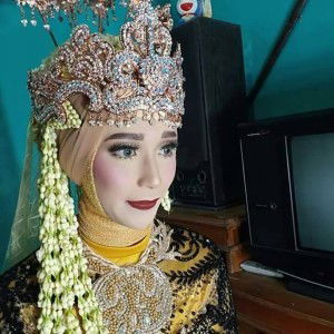 Sari Mulyani profile icon