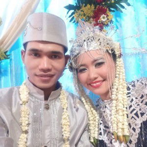 Ade Wahyuni profile icon