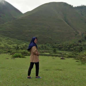 Tri Maulina profile icon