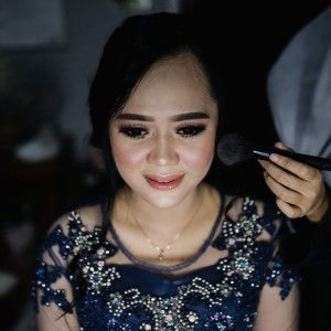 Novi Santika profile icon