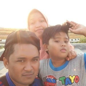 Fitri Tiwi profile icon