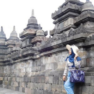 Siti Nur Khomariyah profile icon